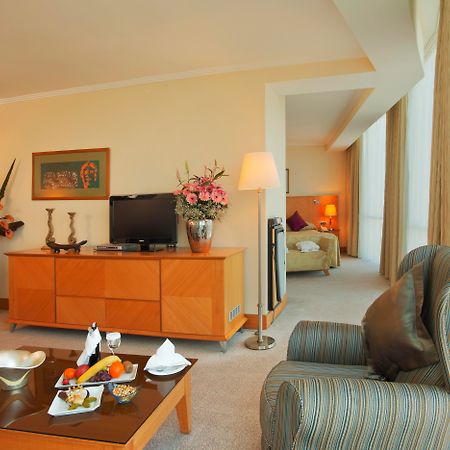 Wyndham Grand Izmir Ozdilek Thermal & Spa Exterior foto A suite at the Grand Hotel