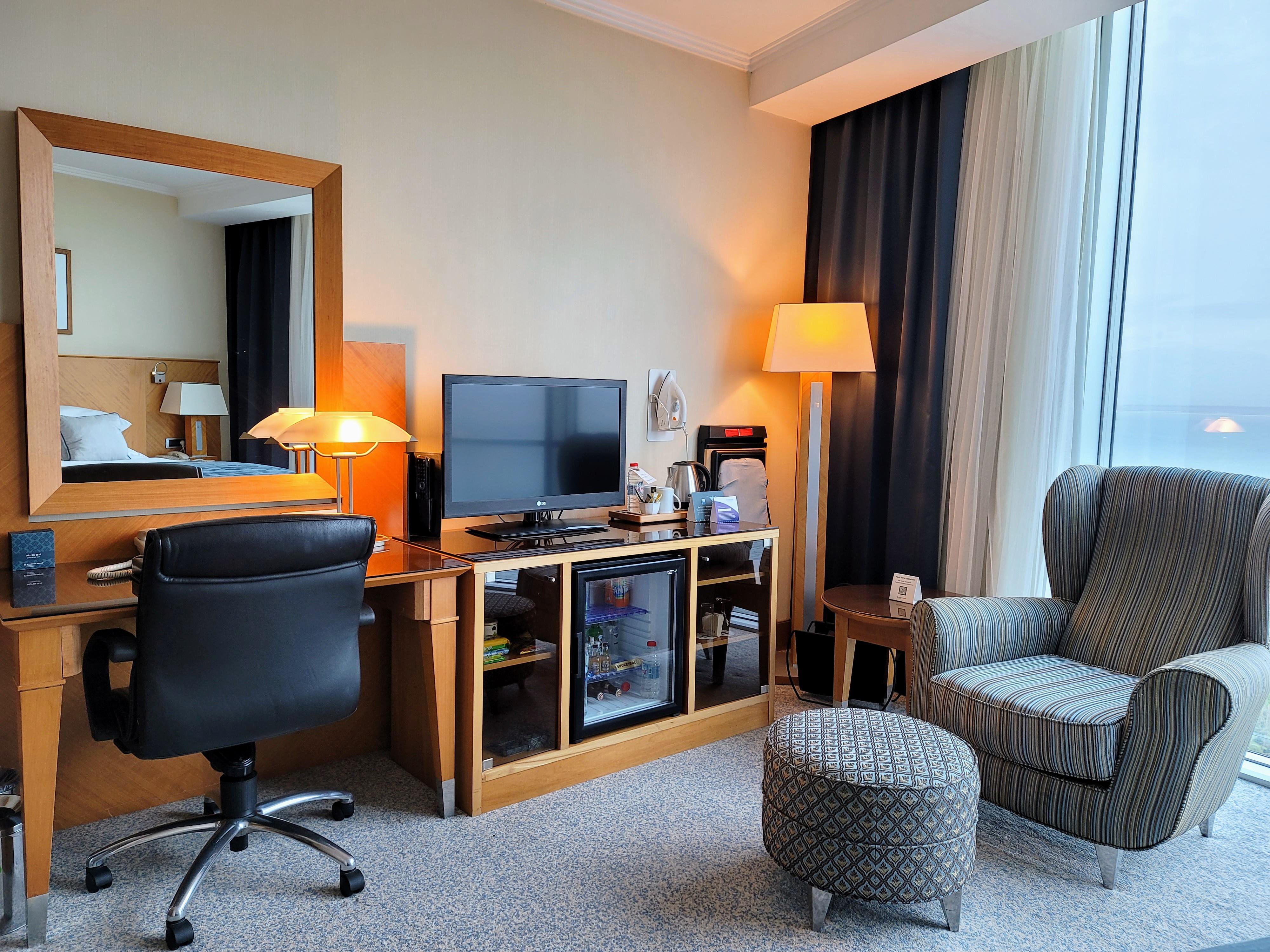 Wyndham Grand Izmir Ozdilek Thermal & Spa Exterior foto A room at the hotel