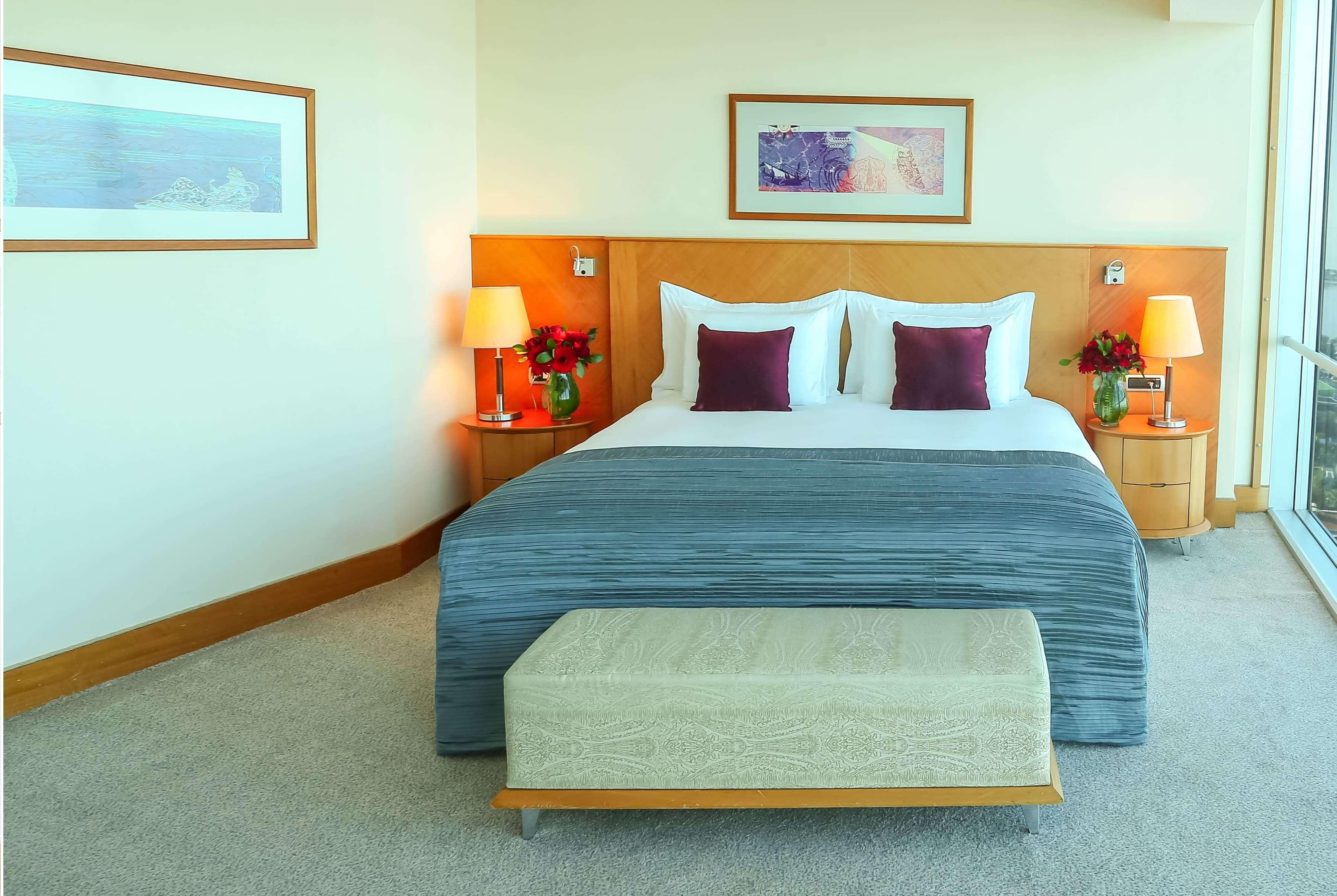 Wyndham Grand Izmir Ozdilek Thermal & Spa Exterior foto A bedroom in the Burj Al Arab