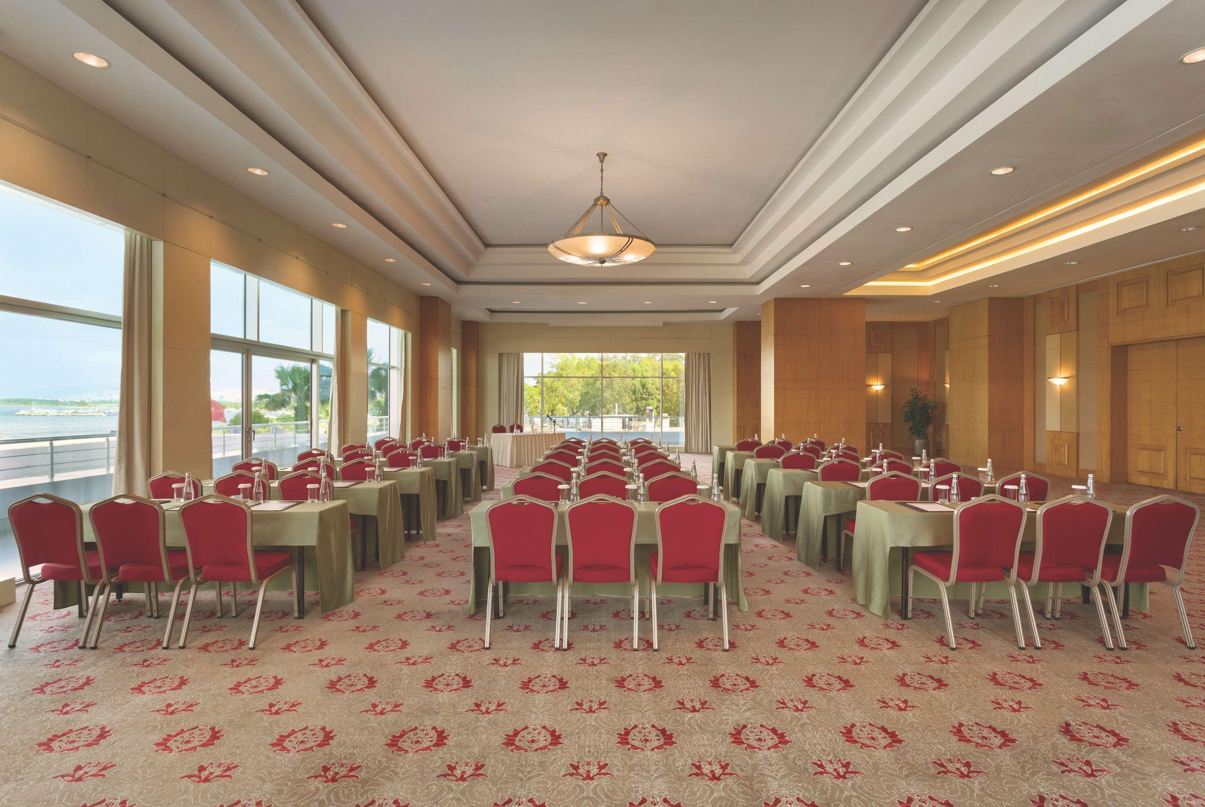 Wyndham Grand Izmir Ozdilek Thermal & Spa Exterior foto The meeting room