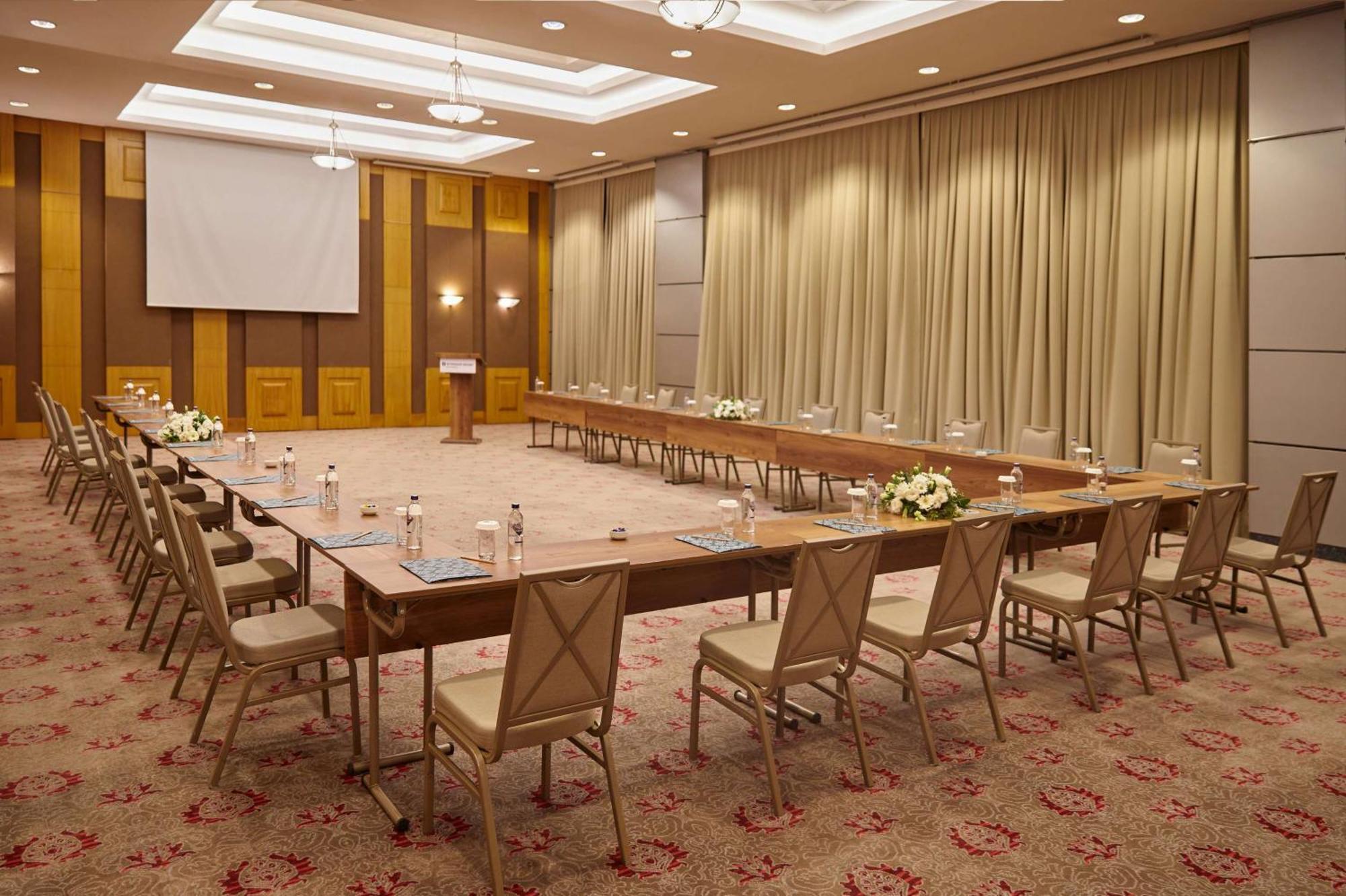 Wyndham Grand Izmir Ozdilek Thermal & Spa Exterior foto Meeting room