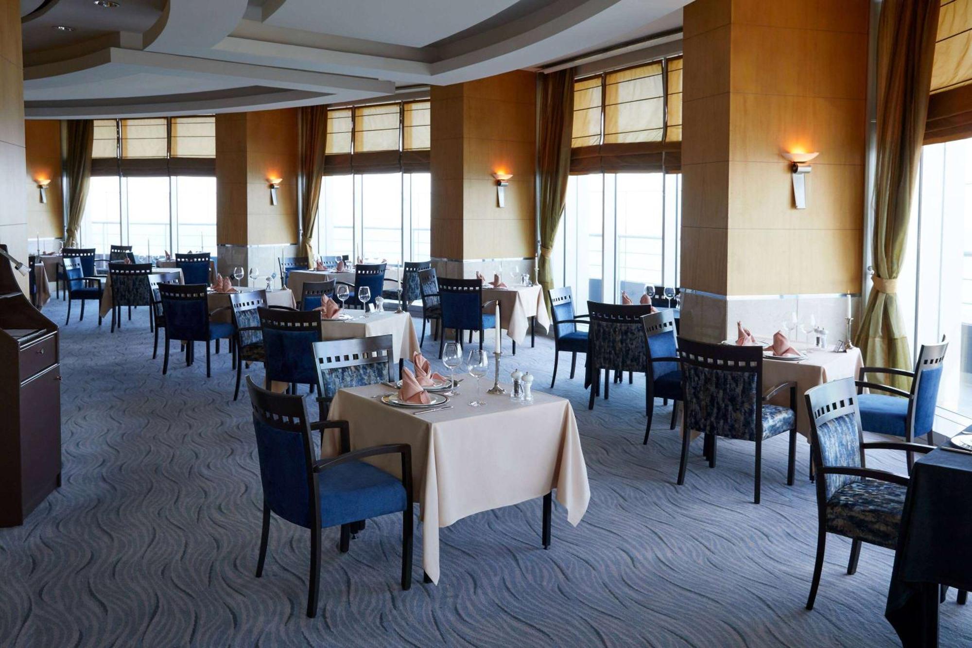 Wyndham Grand Izmir Ozdilek Thermal & Spa Exterior foto The restaurant