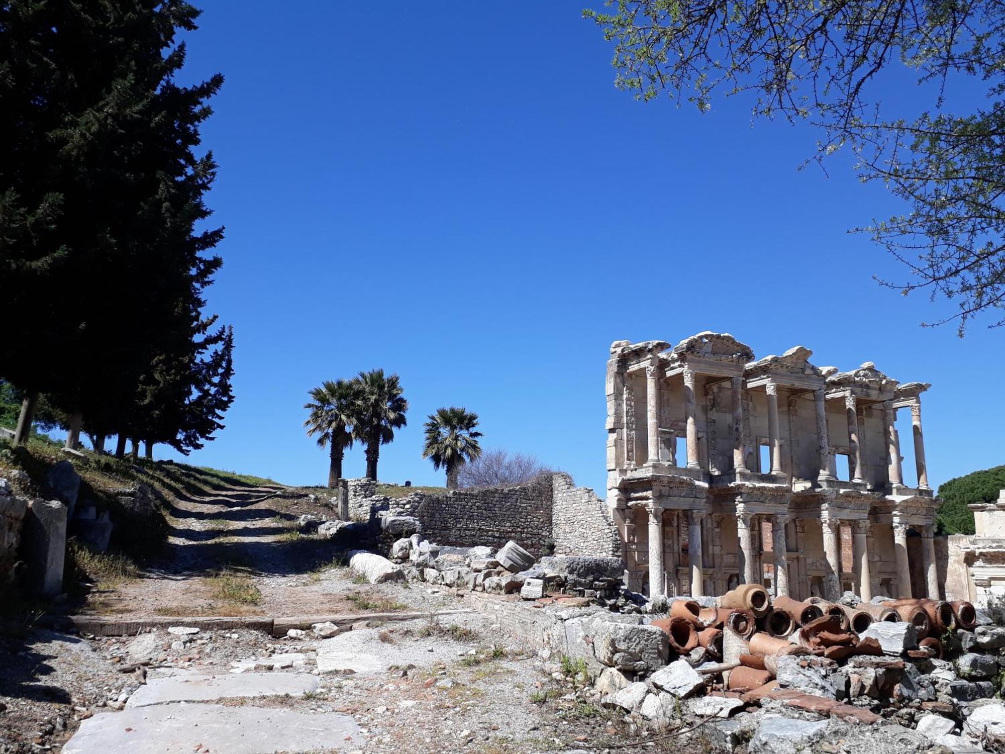 Wyndham Grand Izmir Ozdilek Thermal & Spa Exterior foto Ancient theatre in Dalyan