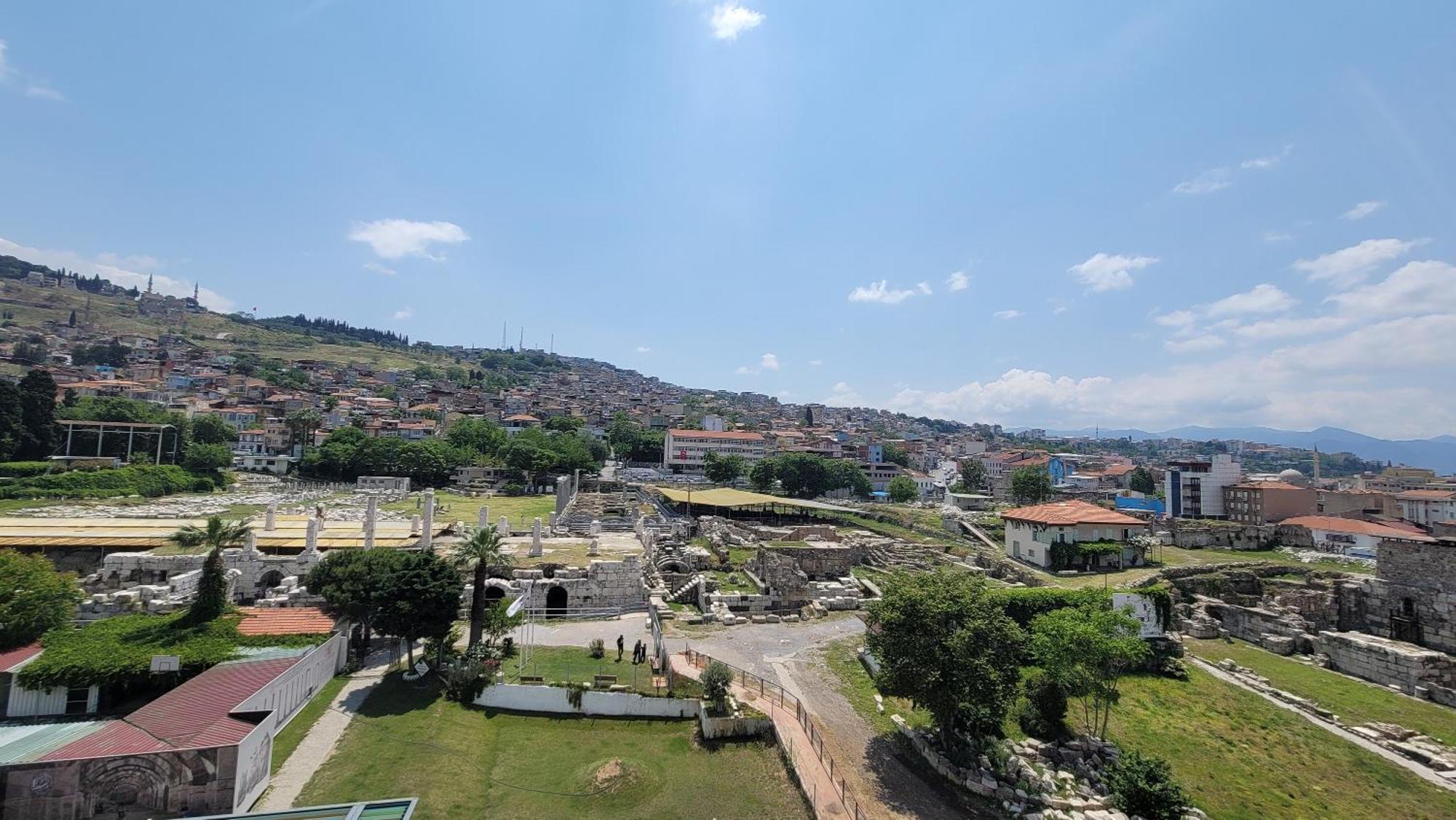 Wyndham Grand Izmir Ozdilek Thermal & Spa Exterior foto View of the city of San Cristóbal de Las Casas