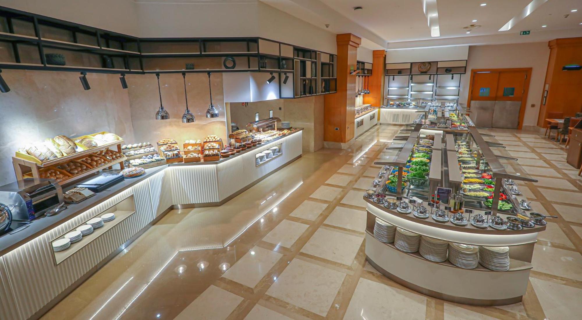 Wyndham Grand Izmir Ozdilek Thermal & Spa Exterior foto The buffet at the hotel