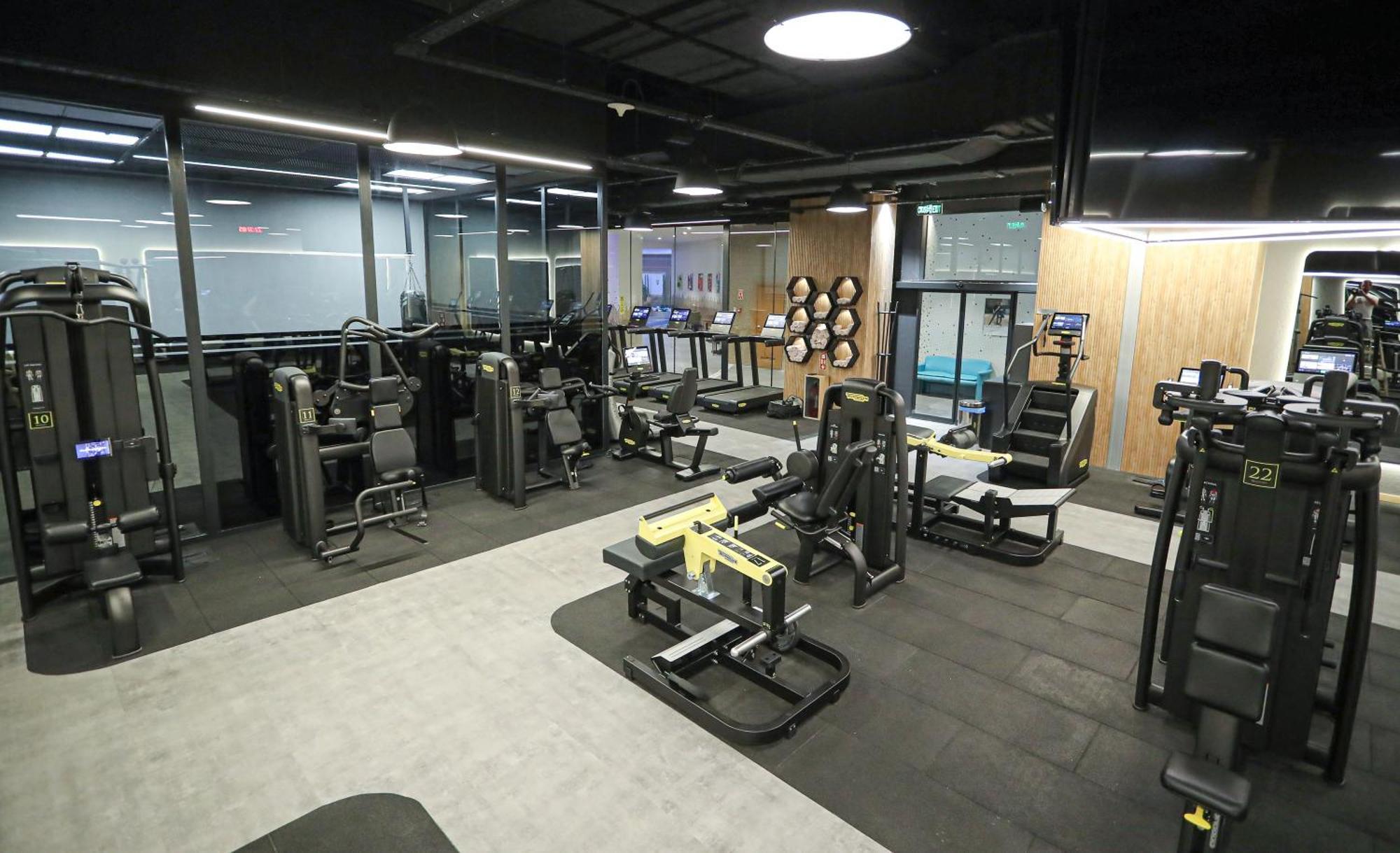 Wyndham Grand Izmir Ozdilek Thermal & Spa Exterior foto The gym at the 2018 Commonwealth Games Athletes' Village